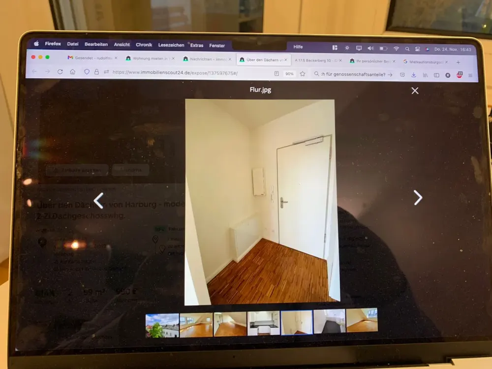 Sonnige, helle, lichtdurchflutete gut isolierte DG-Wohnung über den Dächern Harburgs ab 01.10
