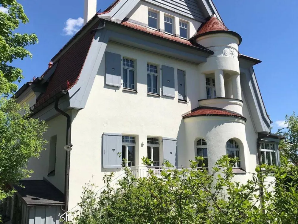 Über den Dächern Reichelsdorfs, außergewöhnliche Maisonette mit Galerie, Kamin und eigenem Garten