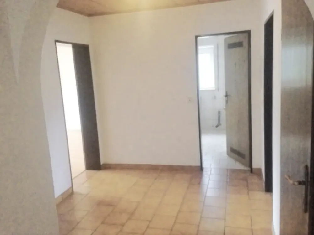 Freundliche 4 1/2 -Zimmer-Terrassenwohnung mit Balkon und Einbauküche in Rodenbach