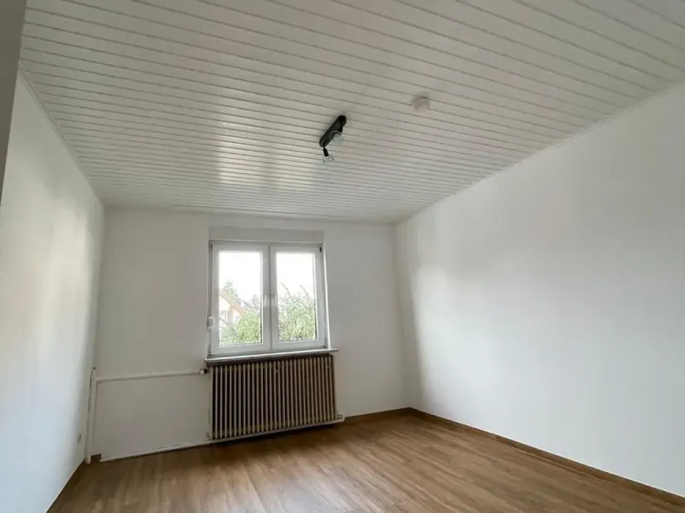 4-Room Ground Floor Apartment with Garden