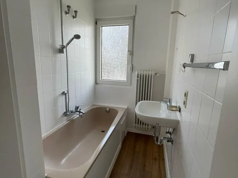 4-Room Ground Floor Apartment with Garden