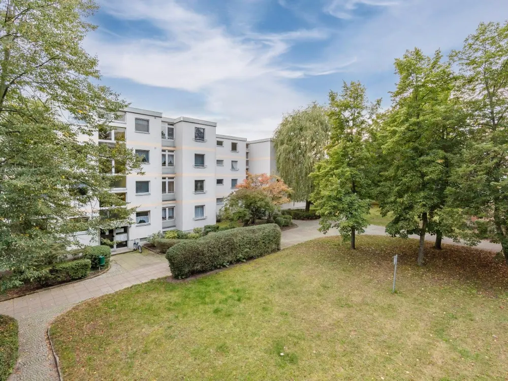Moderne Wohnung mit Dusche im Grünen