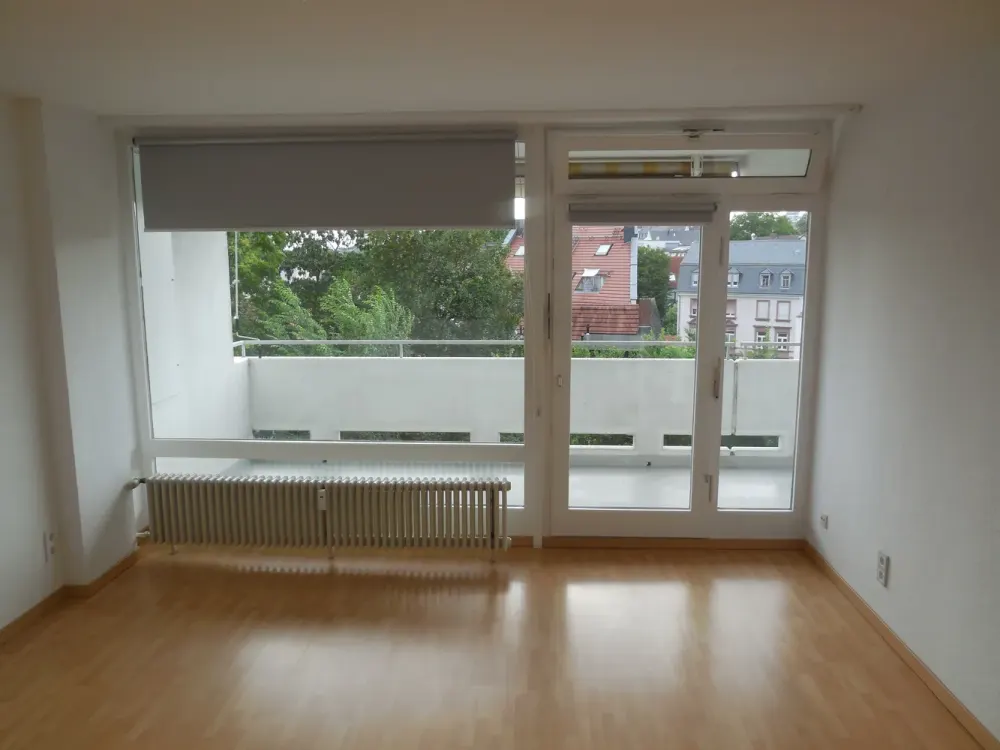 2-Zimmer-Wohnung mit großer Loggia, TG-Stellplatz, Frankfurt-Bornheim
