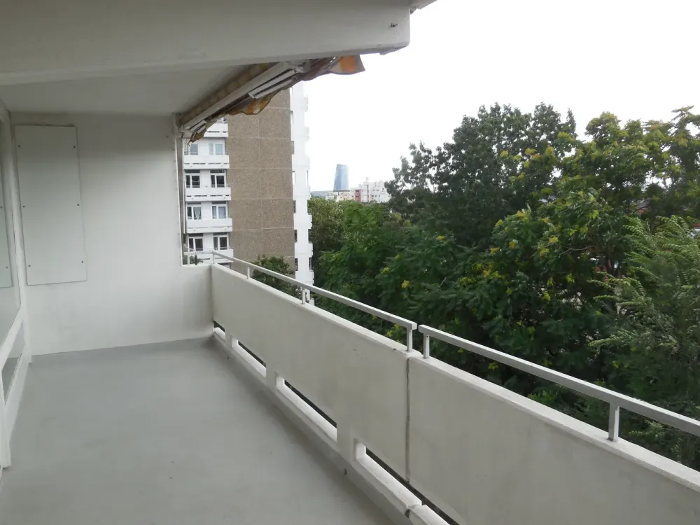2-Zimmer-Wohnung mit großer Loggia, TG-Stellplatz, Frankfurt-Bornheim