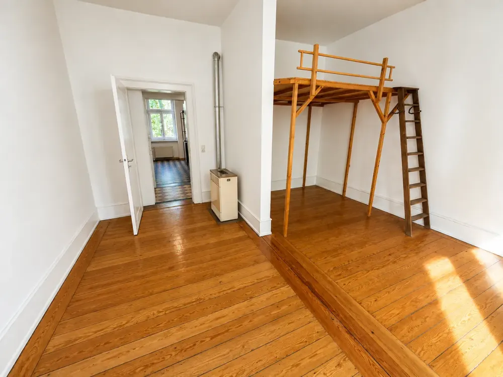 7586 - Klassische Altbauappartment mit Wohnküche in der Südstadt!