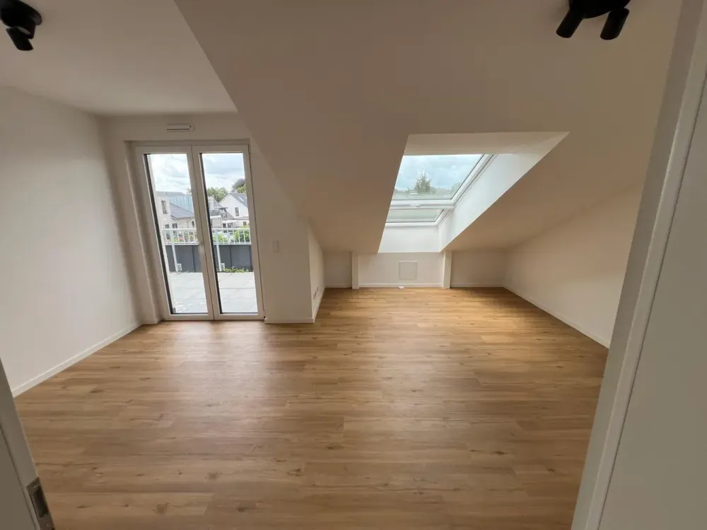 3-Zimmer DG mit Balkon in Pulheim-Stommeln *Video* WE9