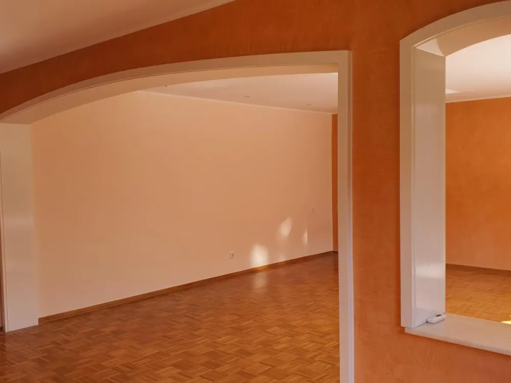 Rahm: Garten-Wohnung mit Haus im Haus-Charakter