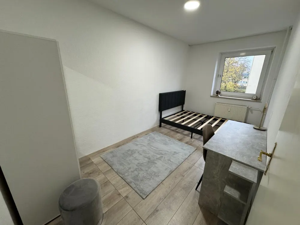 Möbliertes Zimmer in Frauen-WG