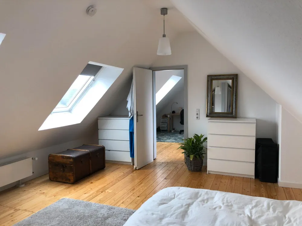 3,5-Zimmer-Wohnung in Düsseldorf - teilmöbliert