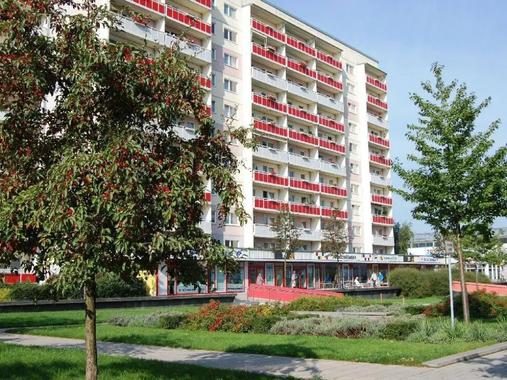 Familien aufgepasst: Frisch geweißte 4-Zimmerwohnung mit Aufzug und Balkon