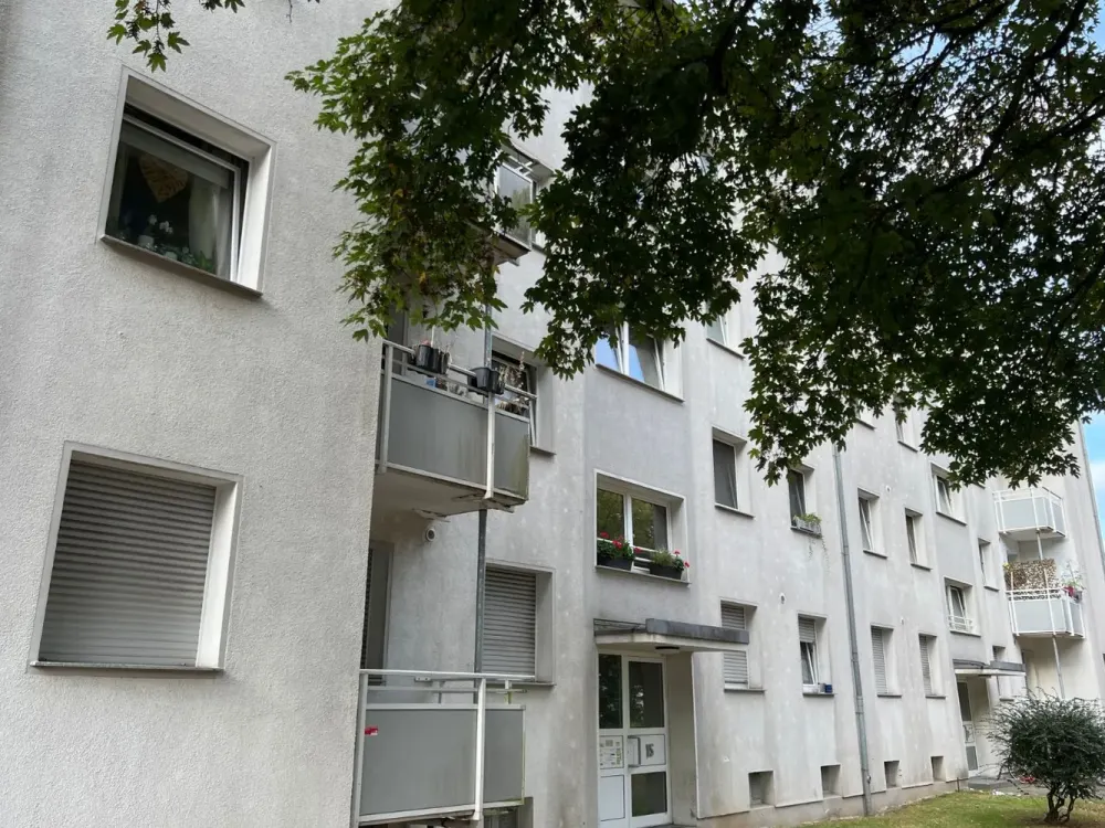 Helle 2 Zi.-Whng.- weisses Duschbad mit Fenster und Balkon - Duisburg Rheinhausen