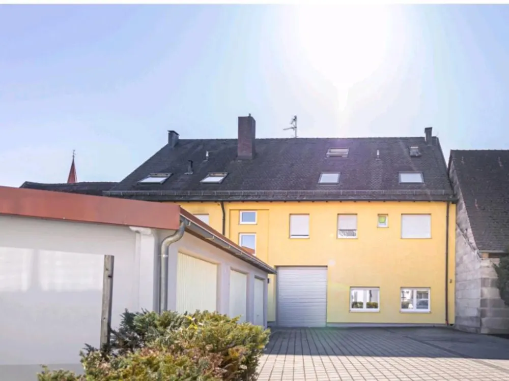 Schöne 2-Zi.-Wohnung mit Einzelgarage, EBK Fürth-Burgfarrnbach