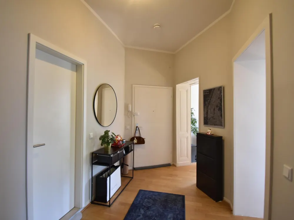Altbaucharme in OBK! Moderne 3-Zimmer-Wohnung zu vermieten