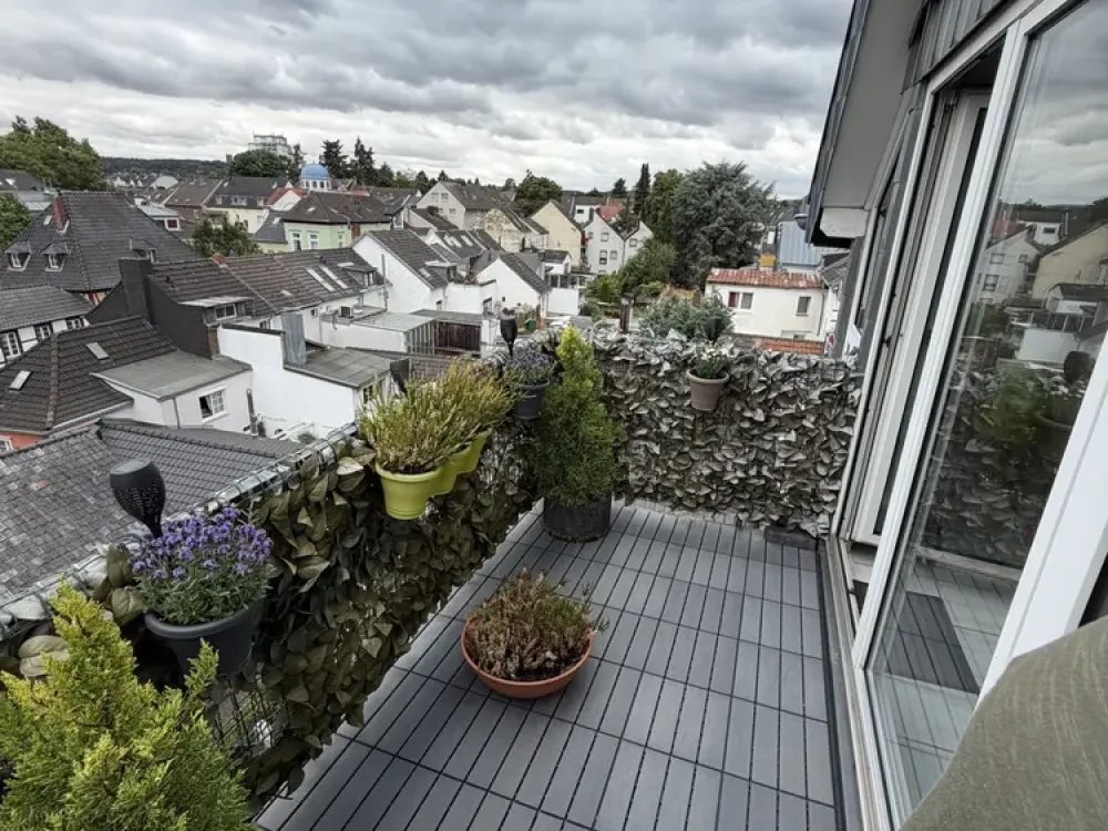 Beautiful 2-Room Apartment with Balcony in Prime Location of Brühl: Please Read Everything!!