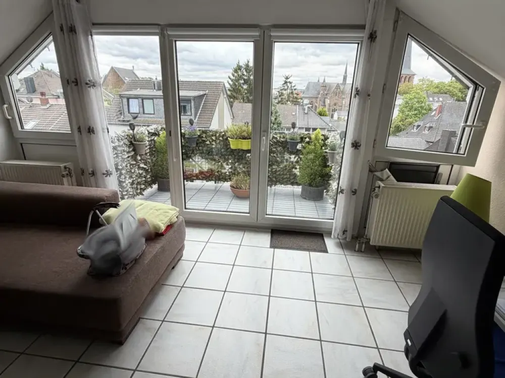 Beautiful 2-Room Apartment with Balcony in Prime Location of Brühl: Please Read Everything!!