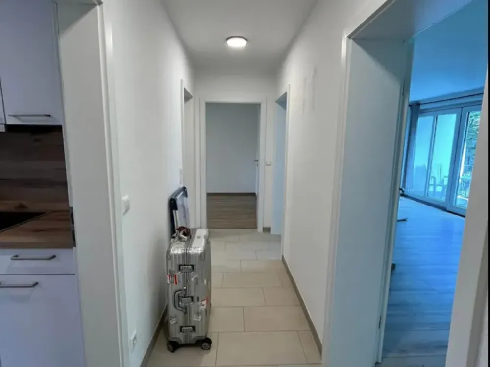 Helle 2-Zimmer-Wohnung mit großem Balkon nahe Kunstakademie