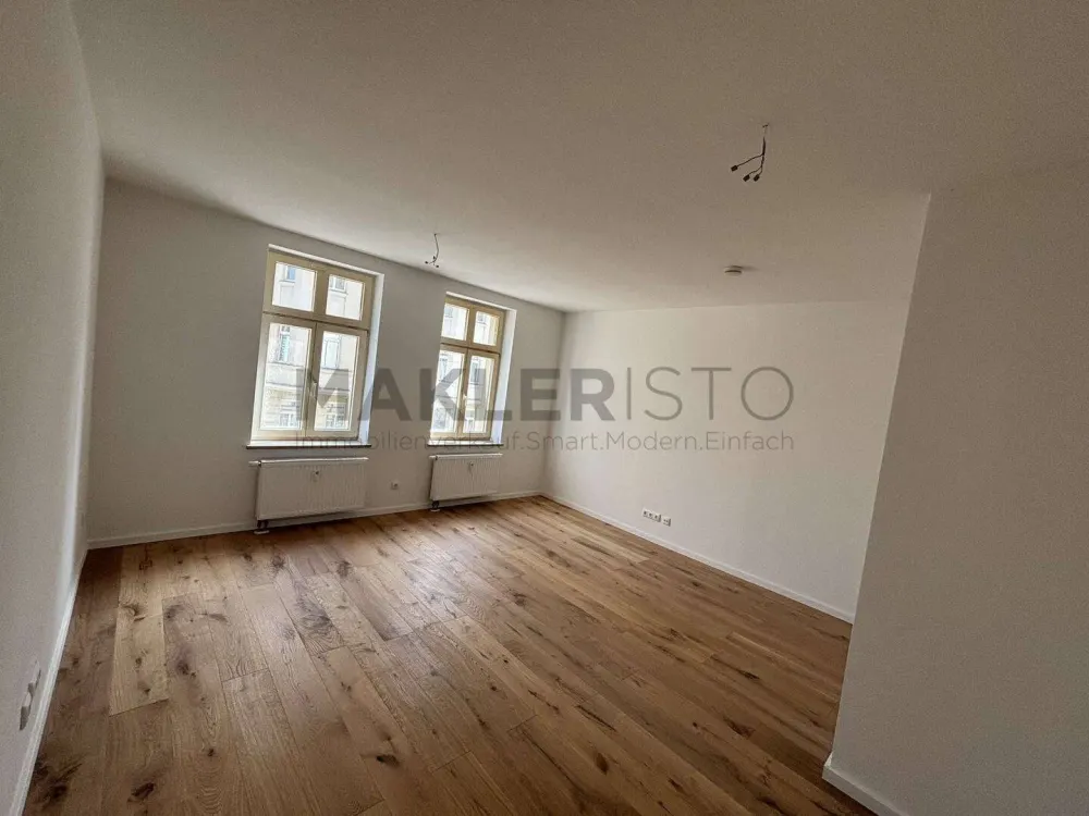 **Frisch modernisierte 2-Zimmer-Wohnung mit Balkon & Aufzug - Kleinzschocher**
