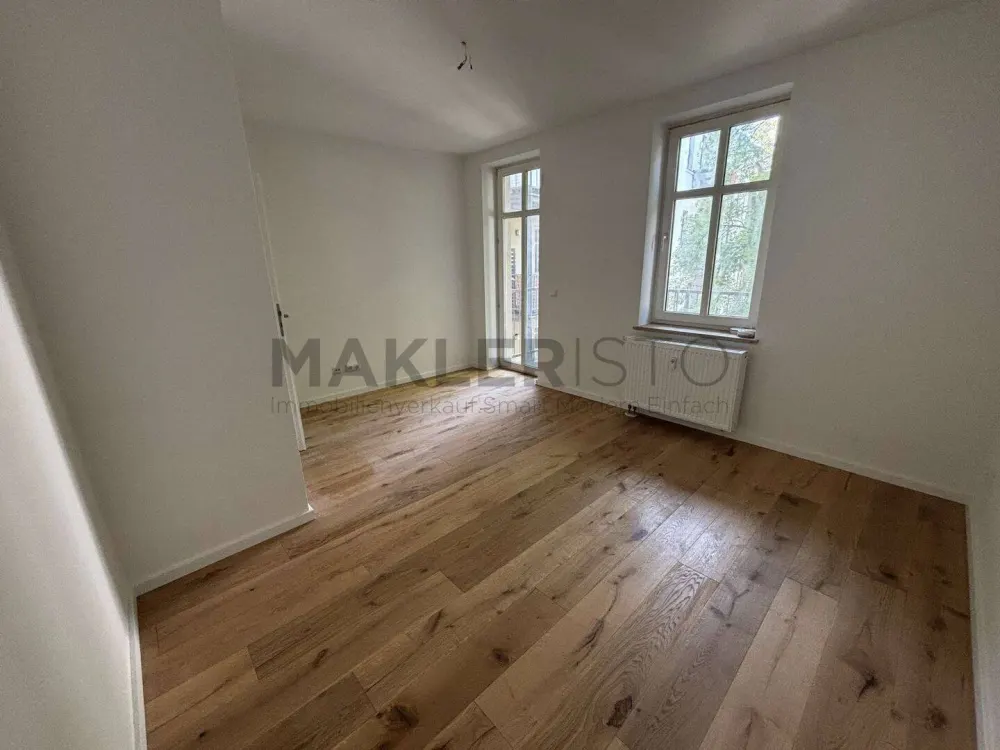 **Frisch modernisierte 2-Zimmer-Wohnung mit Balkon & Aufzug - Kleinzschocher**