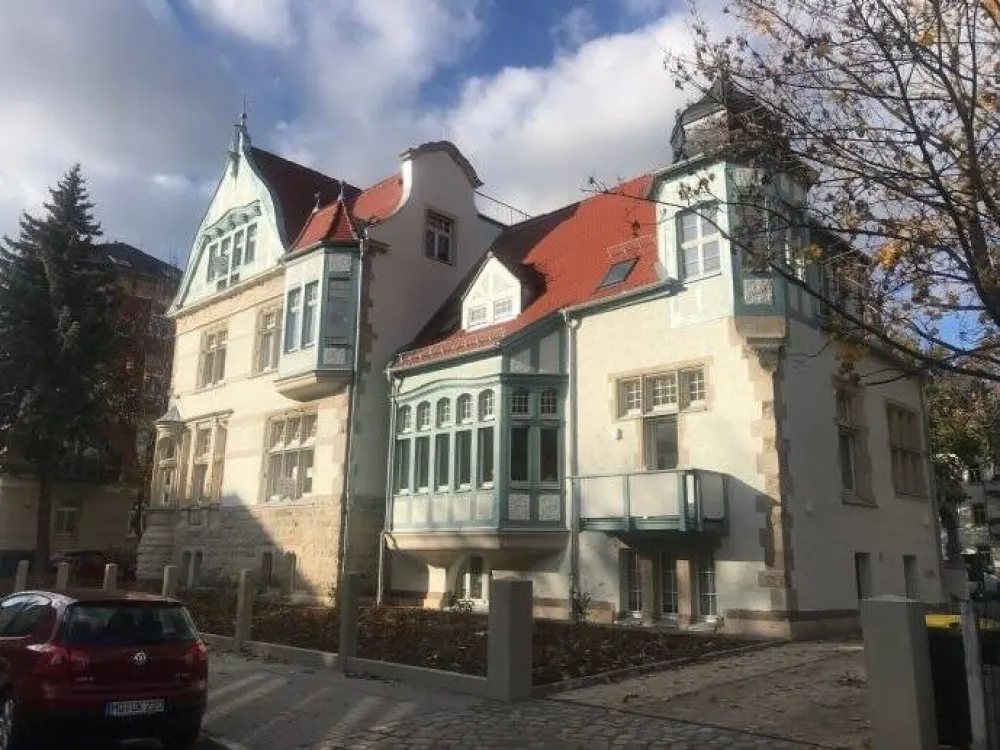Traumhafte Wohnung mit Dachterrasse und EBK im sanierten Denkmal