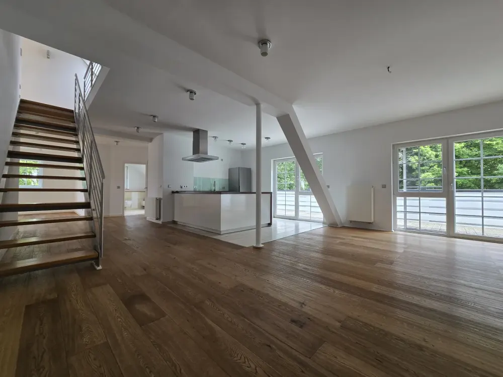 Großzügige Wohnung ruhiger und naturnaher Lage