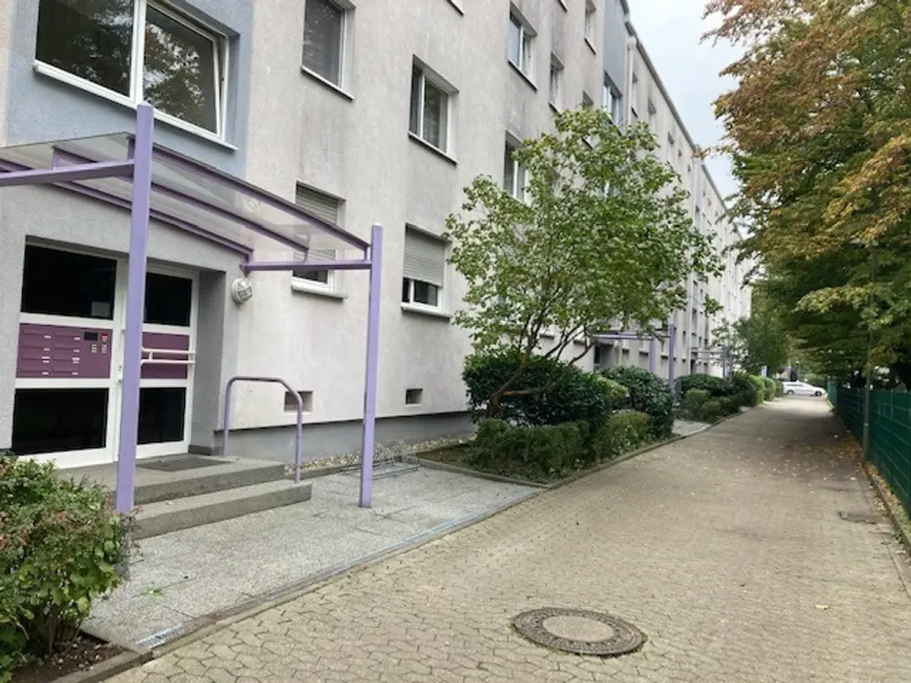 Lichtdurchflutete 3 Zimmer Wohnung mit Balkon