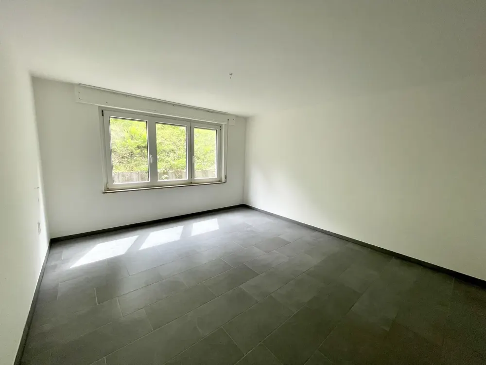 Moderne 3-Zimmer-Wohnung mit Terrasse, Einbauküche und Garage in attraktiver Lage von Esslingen