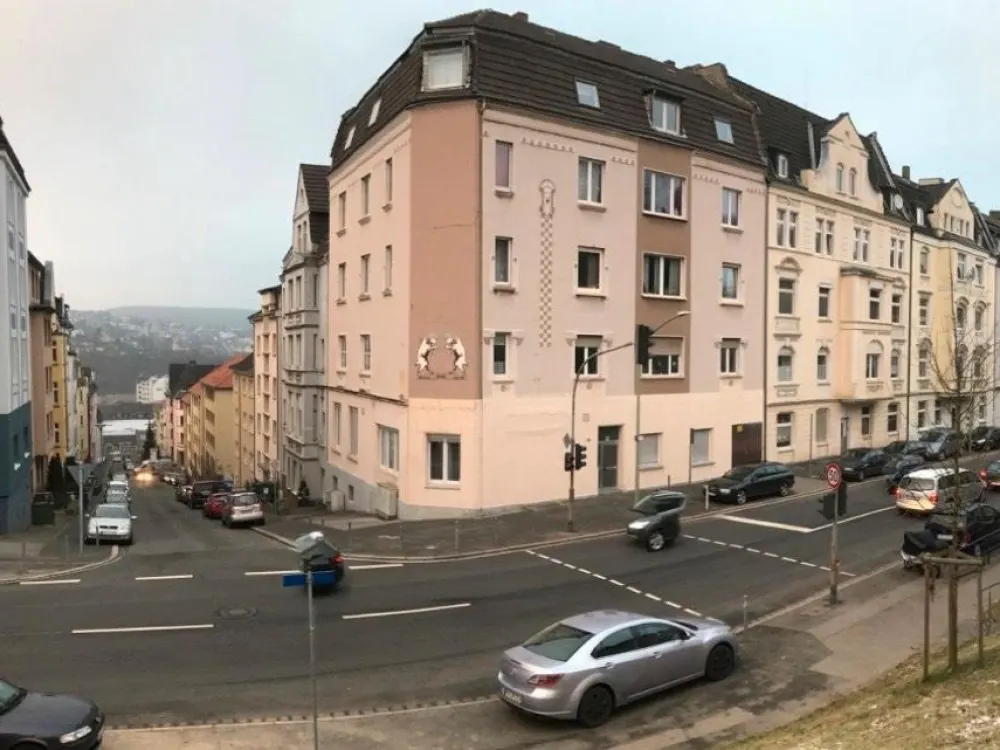4-Zimmer-Dachgeschosswohnung / 92 m² / frisch renoviert