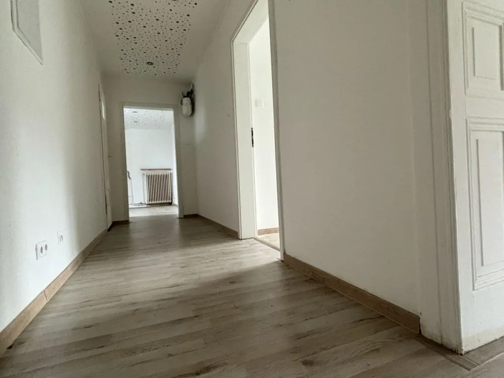 4-Zimmer-Dachgeschosswohnung / 92 m² / frisch renoviert