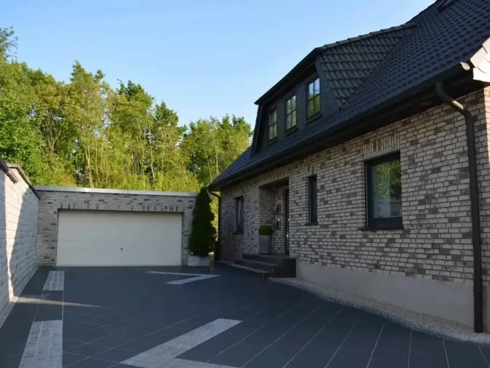 5-Zimmer-Wohnung in modernisiertem Zustand in Bochum-Langendreer