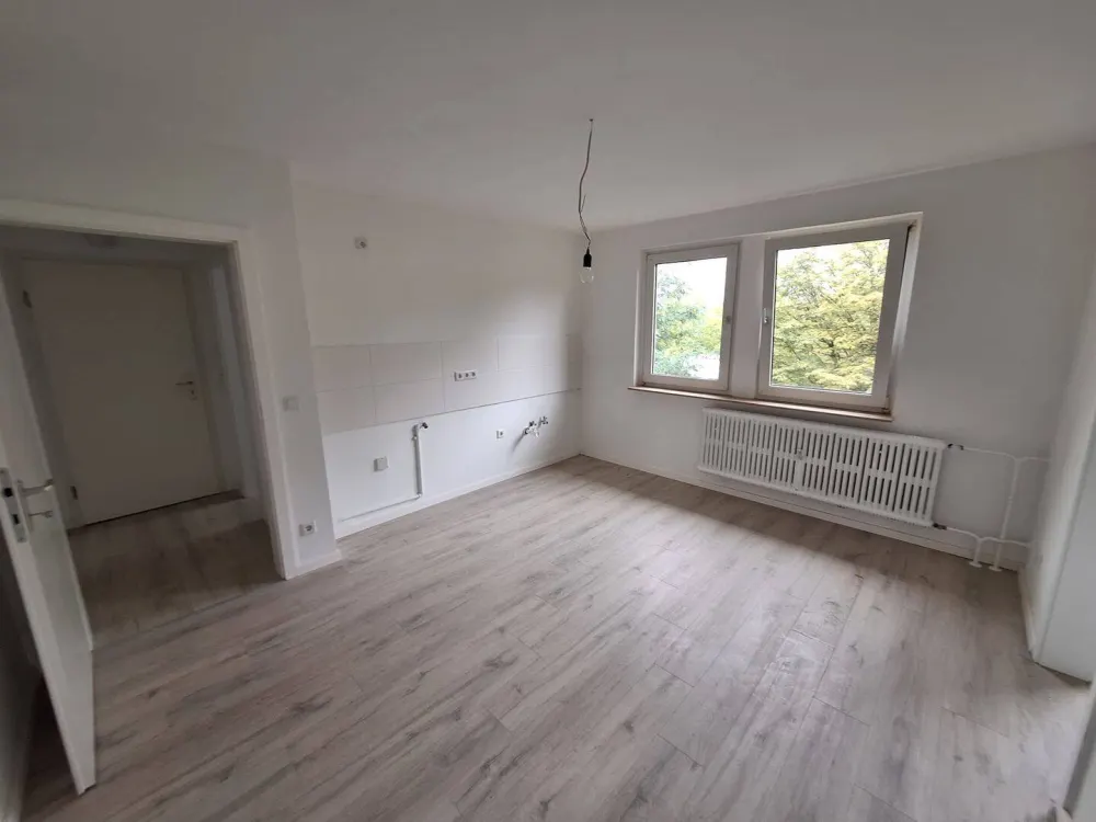 Schöne 2 Zimmer Wohnung frisch renoviert am Hafen