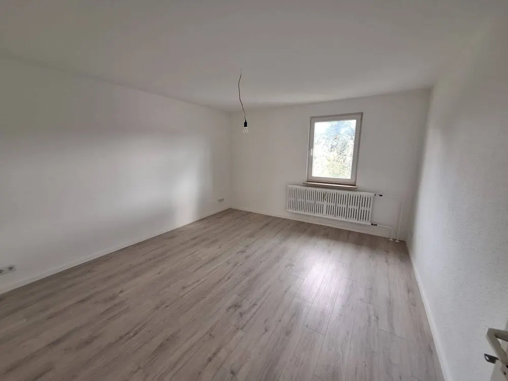 Schöne 2 Zimmer Wohnung frisch renoviert am Hafen