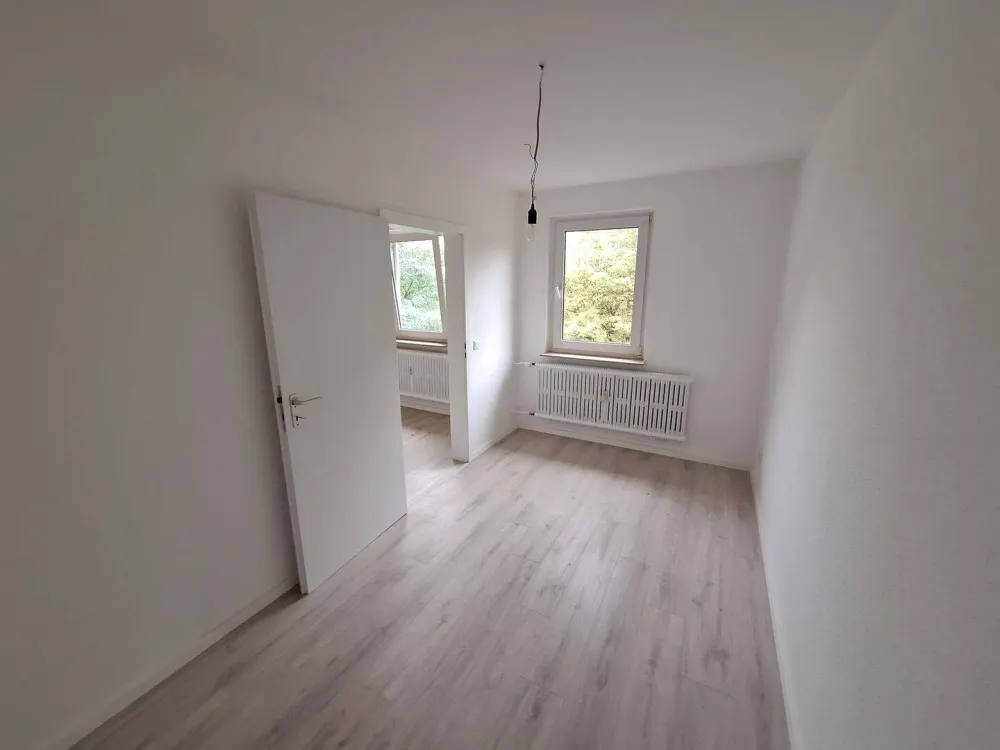 Schöne 2 Zimmer Wohnung frisch renoviert am Hafen