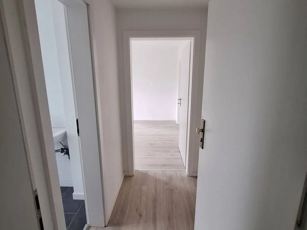 Schöne 2 Zimmer Wohnung frisch renoviert am Hafen