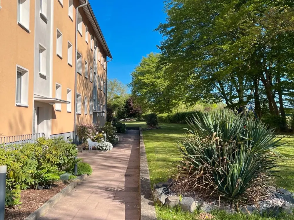 Schöne 4 Zimmerwohnung mit Balkon zu vermieten