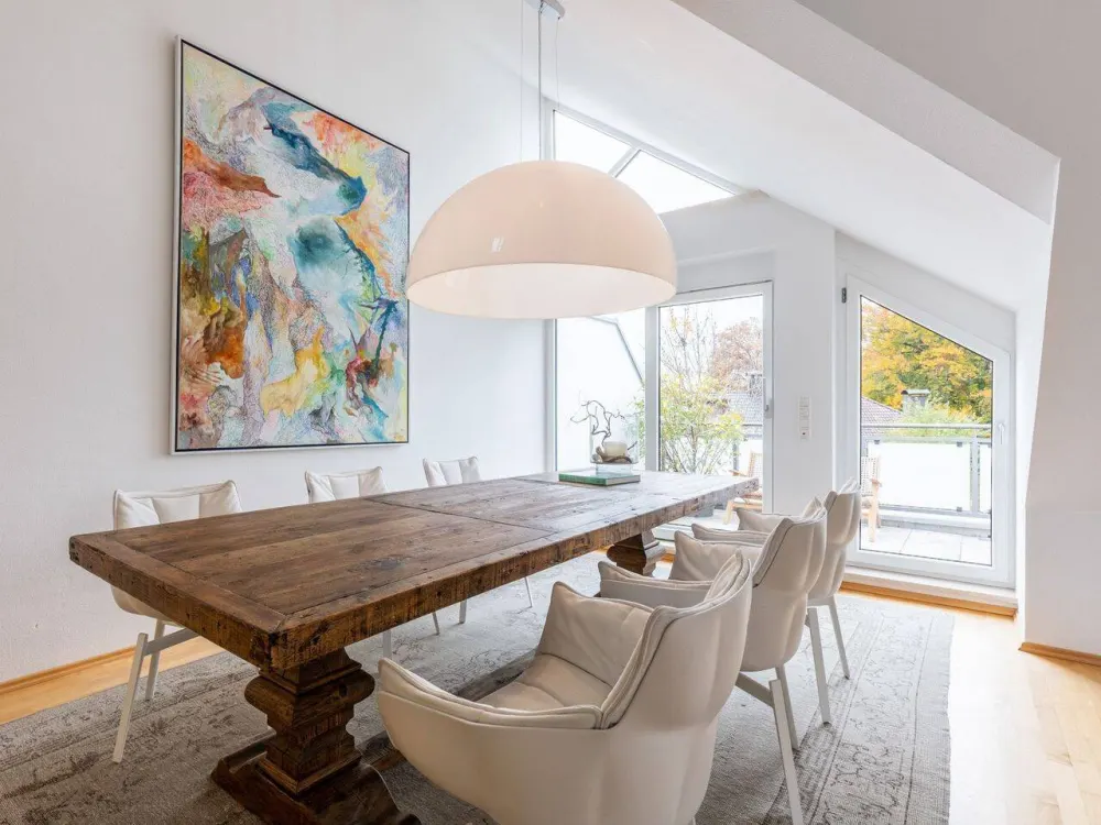 VIEW | Bright 3.5-Room Apartment with Roof Terrace
