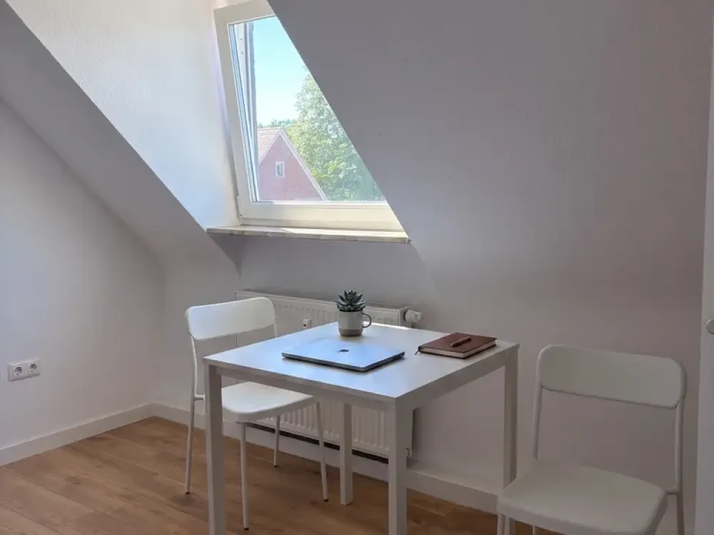 Top möblierte 2-Zimmer-Wohnung nahe S-Bahnstation / WG-geeignet