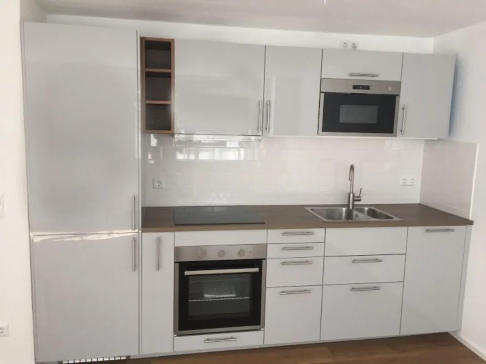Helle 2 Zimmer Wohnung mit Einbauküche und Balkon in Wandsbek