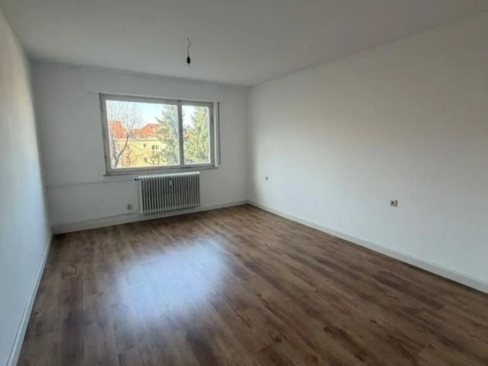 Helle 2 Zimmer Wohnung mit Einbauküche und Balkon in Wandsbek