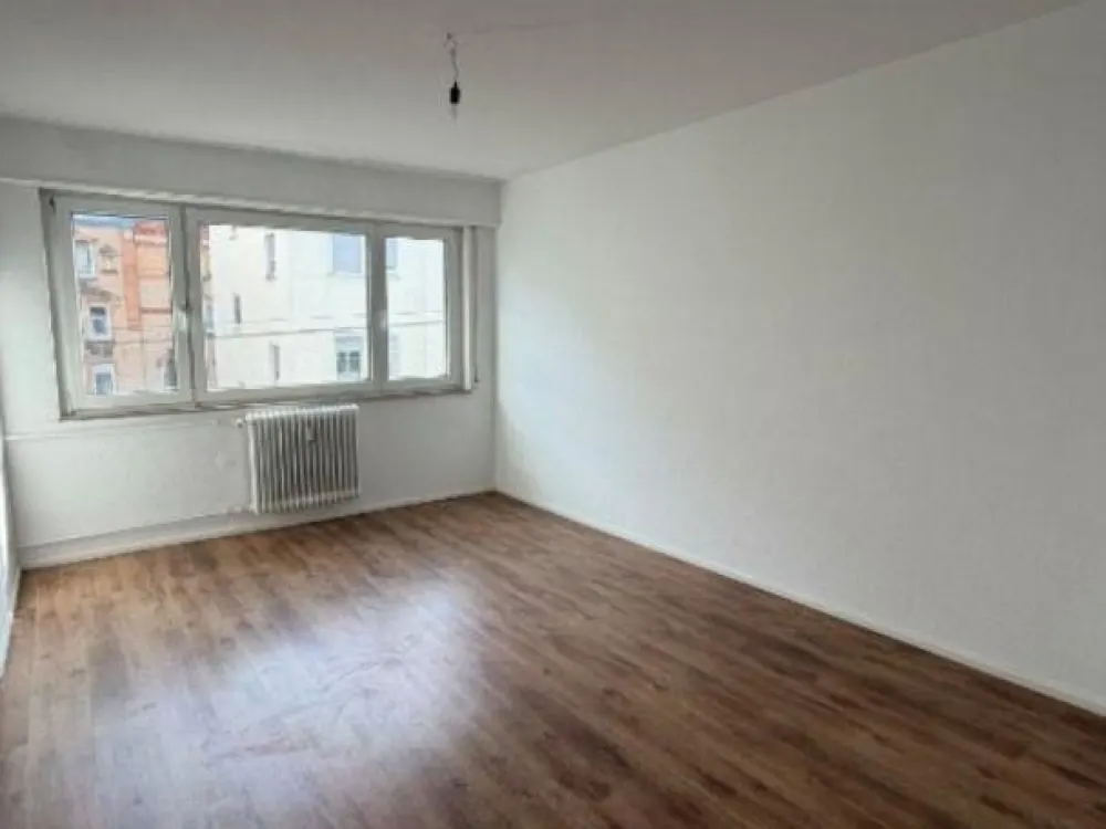 Helle 2 Zimmer Wohnung mit Einbauküche und Balkon in Wandsbek