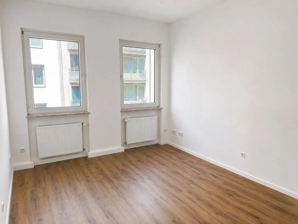 Kernsanierte 2-Zimmer-Wohnung mit Süd Balkon in ruhiger zentraler Lage