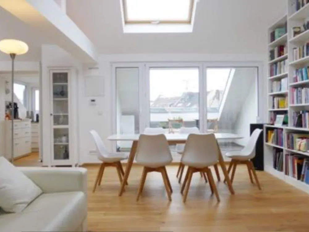 LOFT-Dachgeschoss auf der Berger Straße / Merian Platz doch trotzdem ruhig! Balkon-Loggia mit Taunusblick! Großzügig,Lichtdurchflutet,Provisionsfrei.