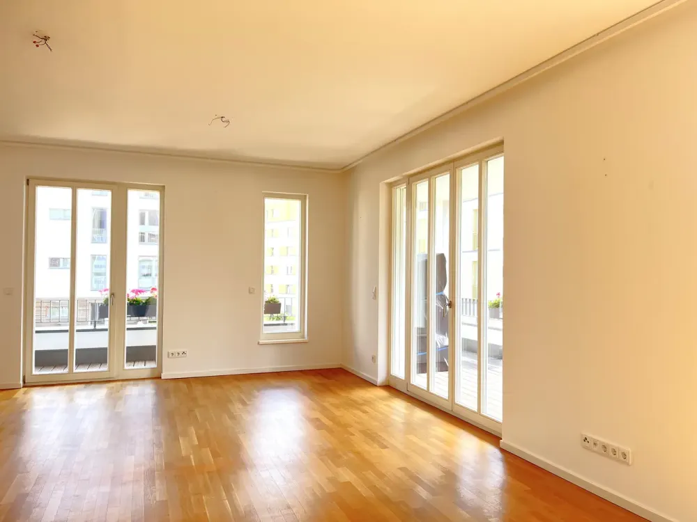 Blick auf die Spree, Wohnküche, großer Südwest-Balkon: 3 Zimmer in der Wohnanlage UFERKRONE!
