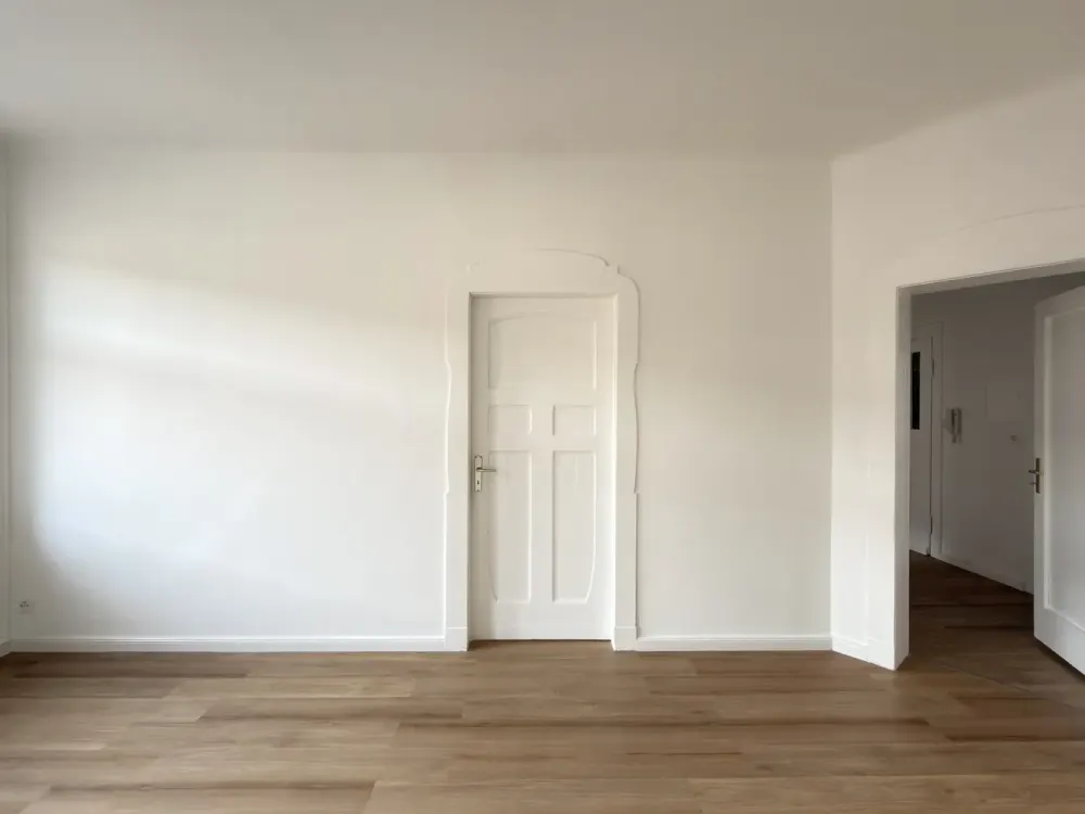 Erstbezug nach Sanierung! Helle 2-Zimmer-Wohnung mit Balkon und moderner Einbauküche