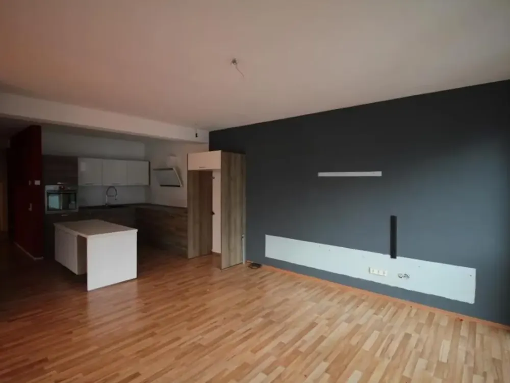 Altengerechte Wohnung in ruhigem Wohnhaus zu vermieten.