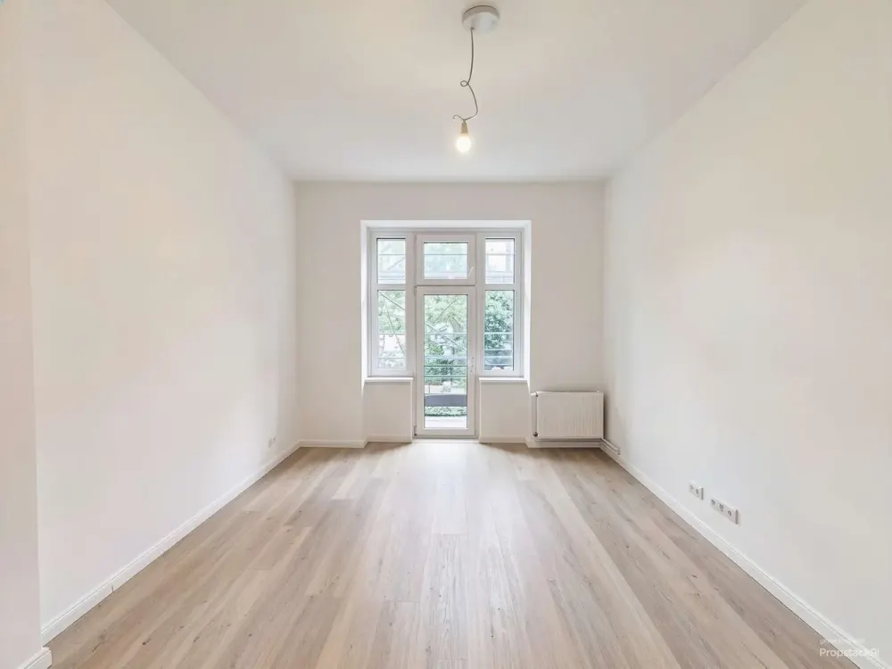 Renovierte 2-Zi. Whg. mit EBK und 2 Balkonen an der Residenzstr.
