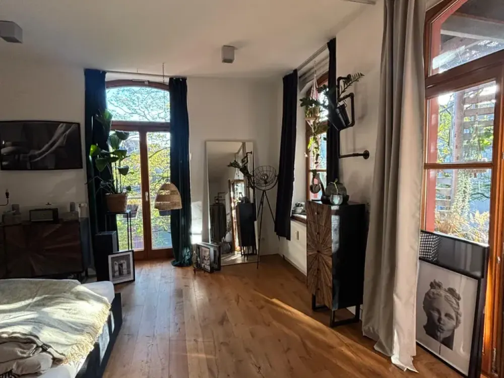 Beautiful 1-Room Loft in Köln Neustadt-Süd with Green View