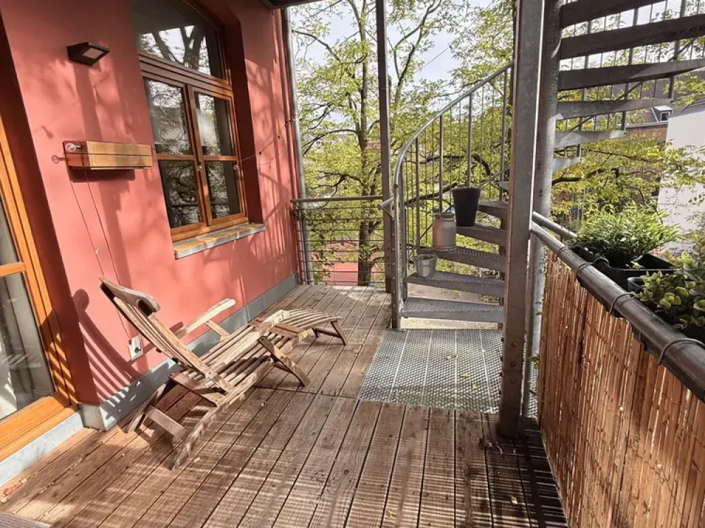 Beautiful 1-Room Loft in Köln Neustadt-Süd with Green View
