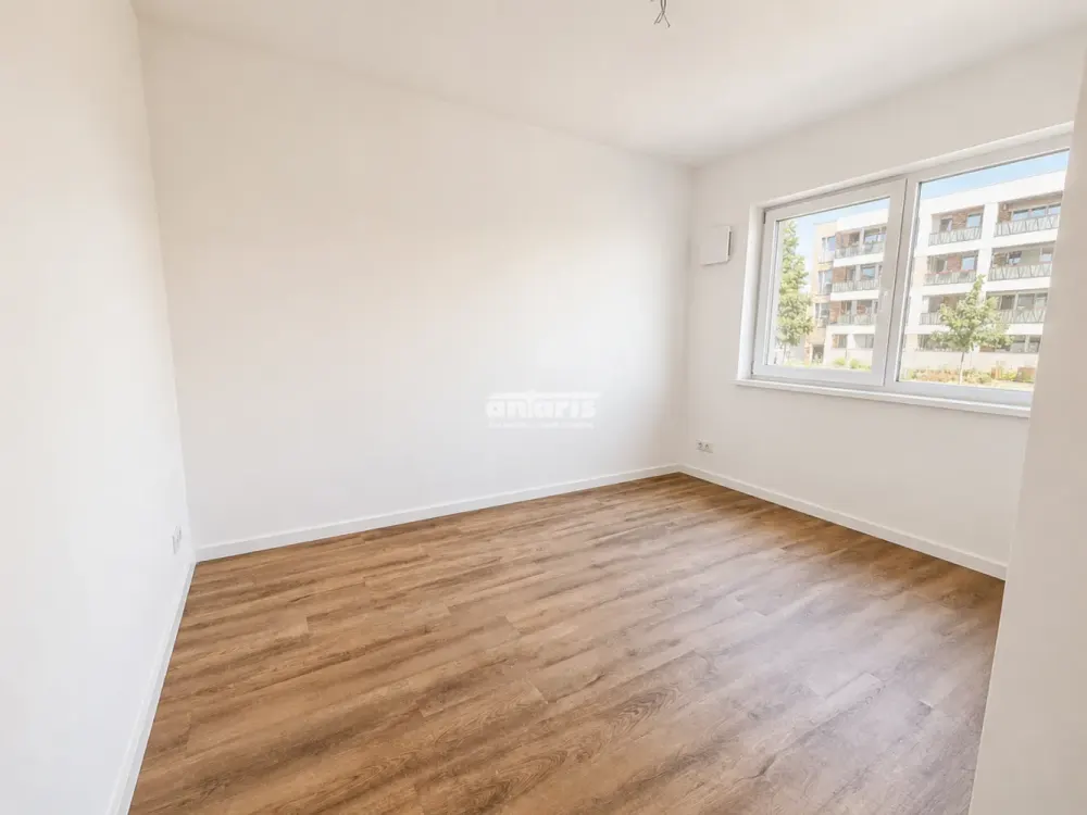 antaris Immobilien GmbH Your New Home: Bright 4-Room Apartment with Terrace