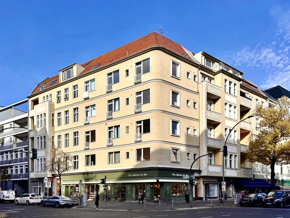 Altbauflair trifft saniertes Apartment mit Balkon!