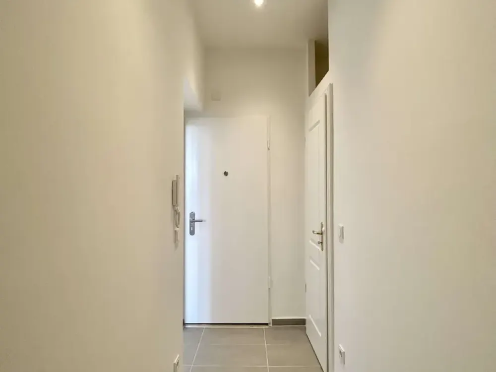 Altbauflair trifft saniertes Apartment mit Balkon!